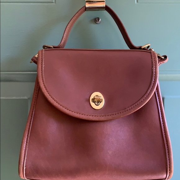 Coach Handbags - Vintage Coach Tan Regina Crossbody bag J5C 9983